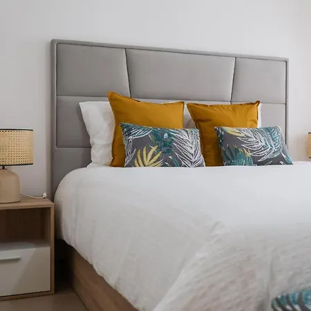 Manelmar Apartament *